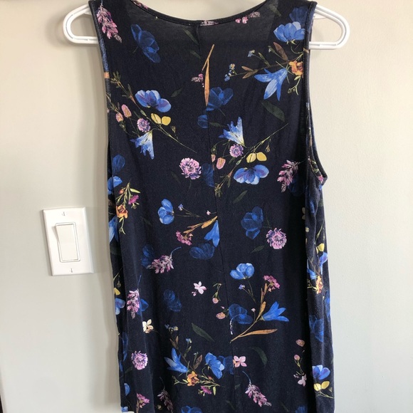 🌼 Navy Floral Tank with Zipper 💙 - Picture 3 of 6
